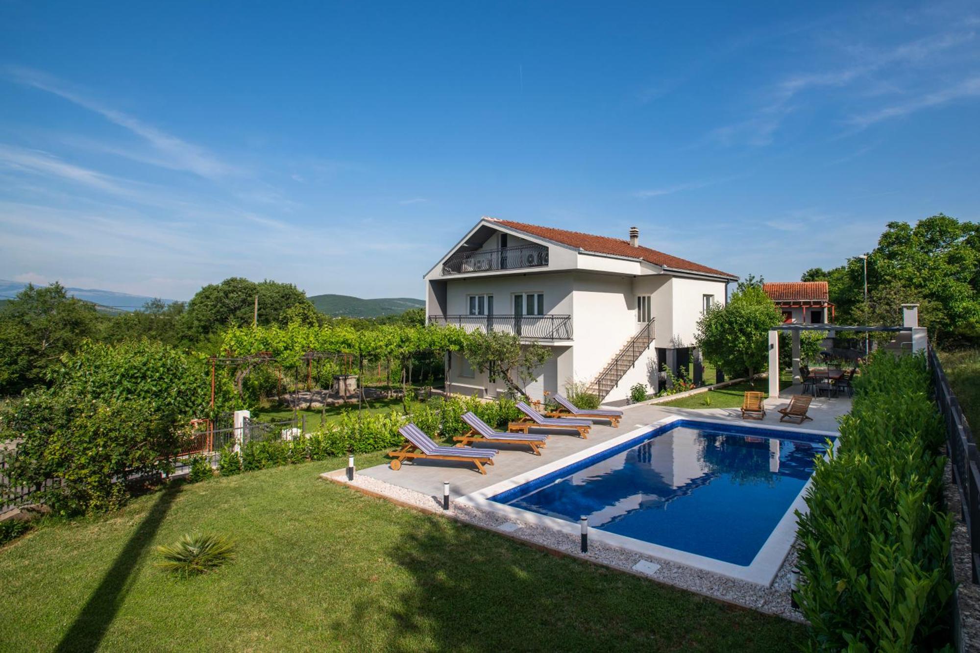 Villa Latica Dicmo Dış mekan fotoğraf