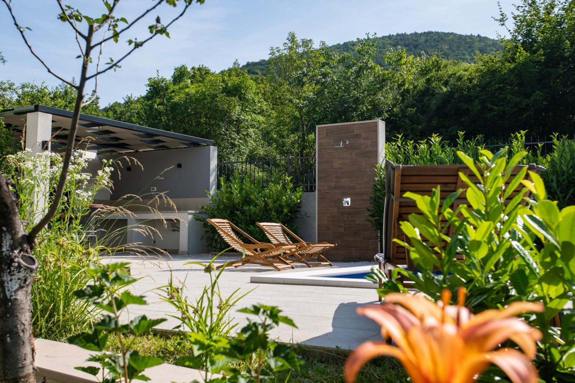 Villa Latica Dicmo Dış mekan fotoğraf