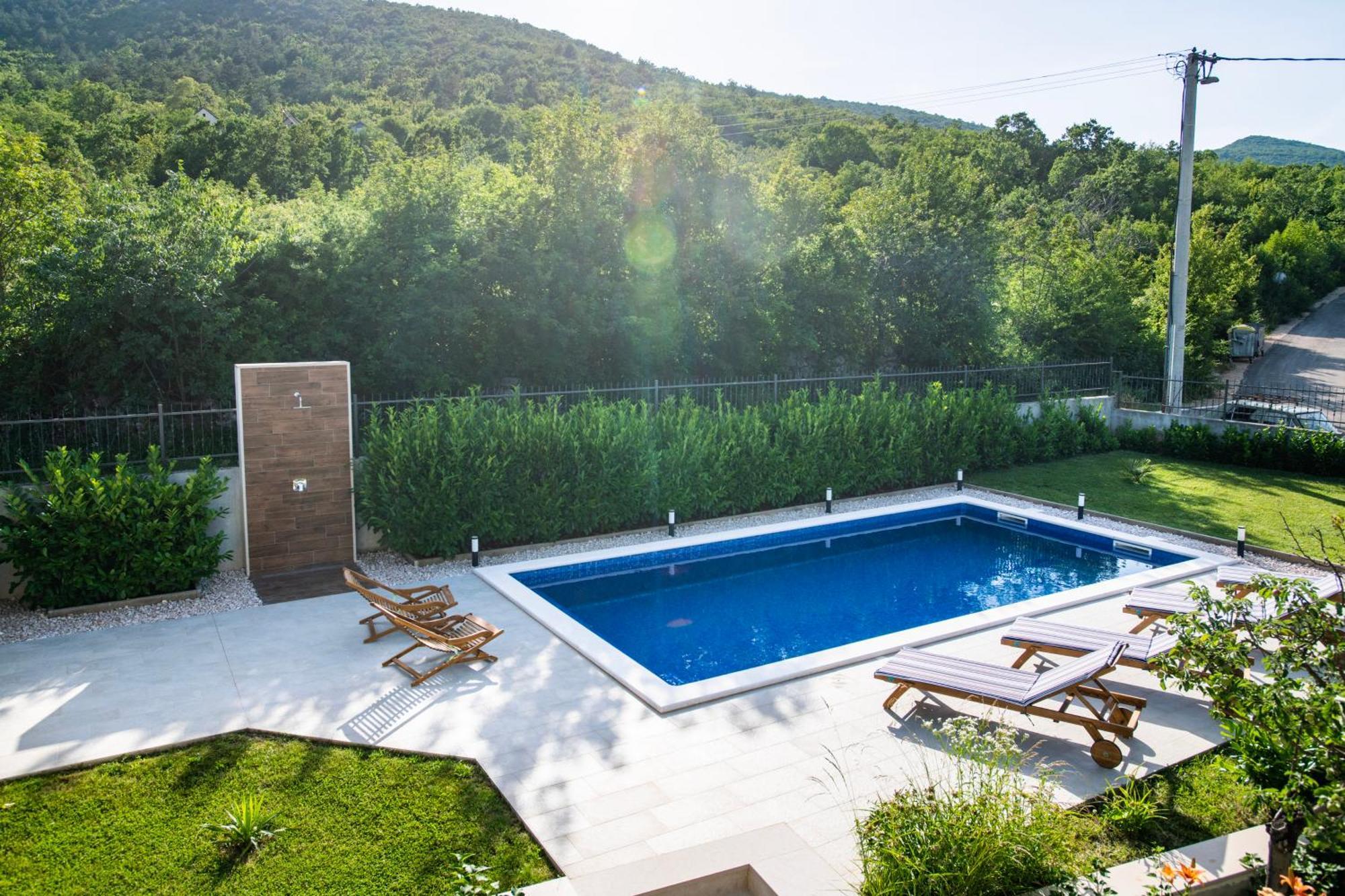 Villa Latica Dicmo Dış mekan fotoğraf
