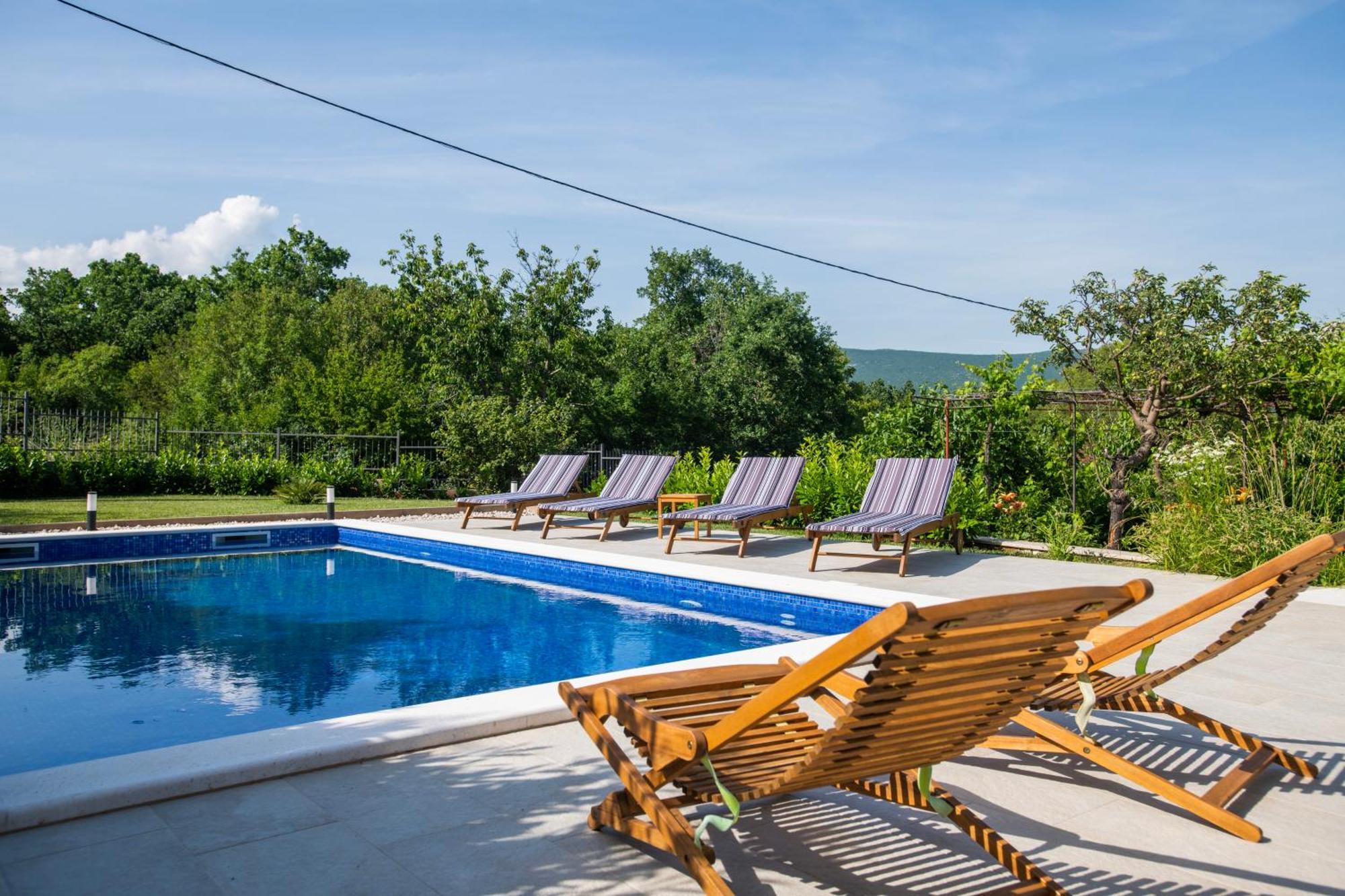Villa Latica Dicmo Dış mekan fotoğraf
